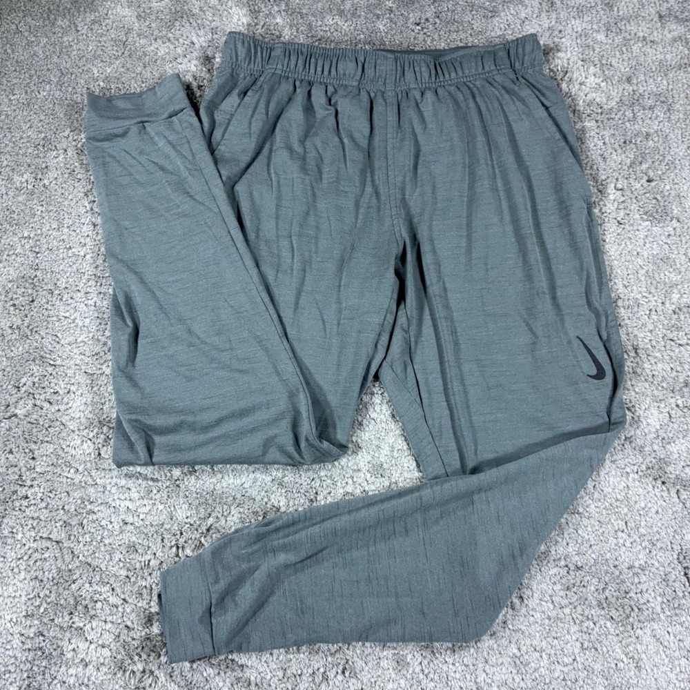 Nike Yoga Dri-FIT Jogger Pants Mens M Gray Tapered Stretch CZ2208-068